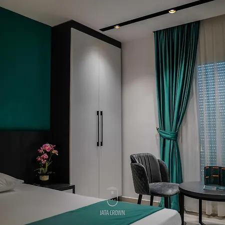 Otel Jata Tiran
