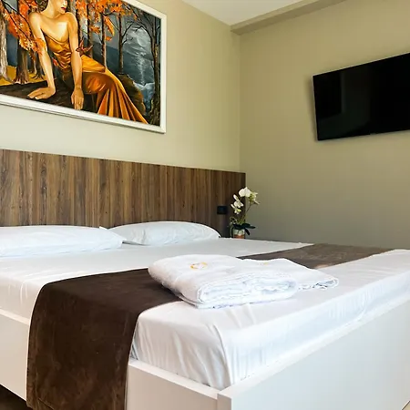 Otel Jata Tiran