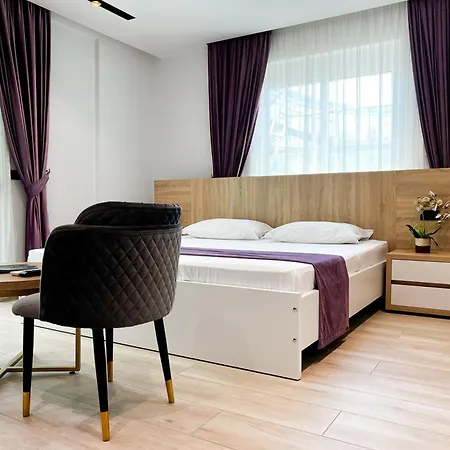 Jata 3* تيرانا