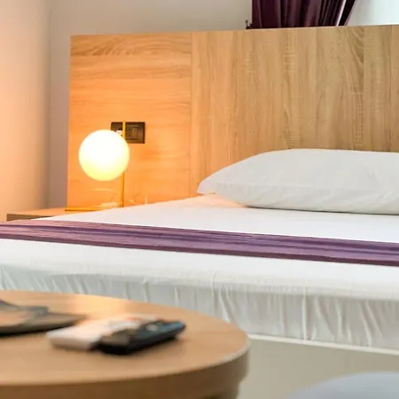 Jata 3* تيرانا